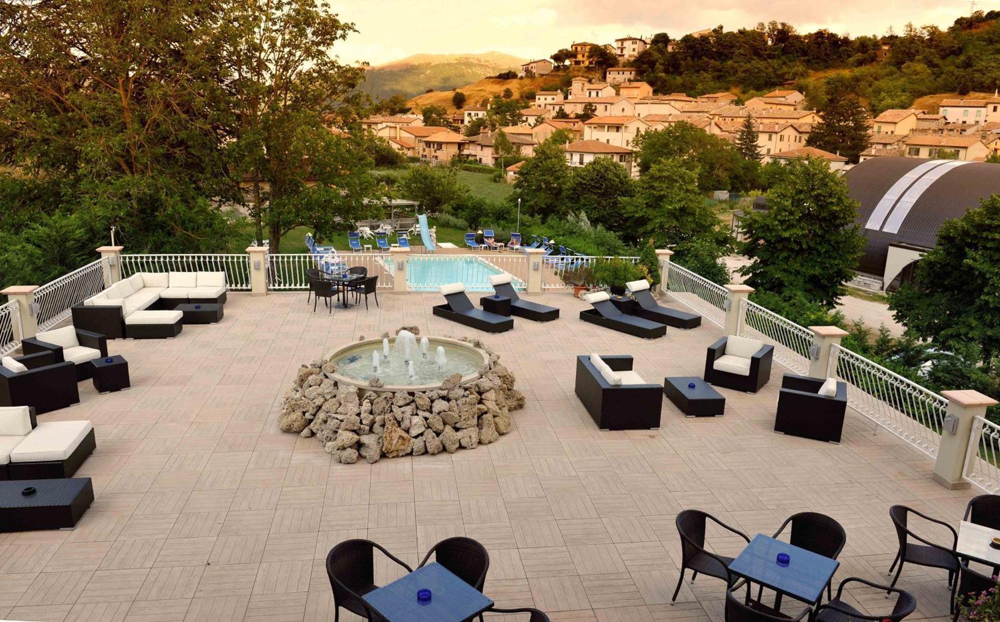 Hotel Benessere Villa Fiorita Colfiorito Exterior foto