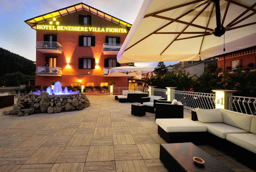 Hotel Benessere Villa Fiorita Colfiorito Exterior foto