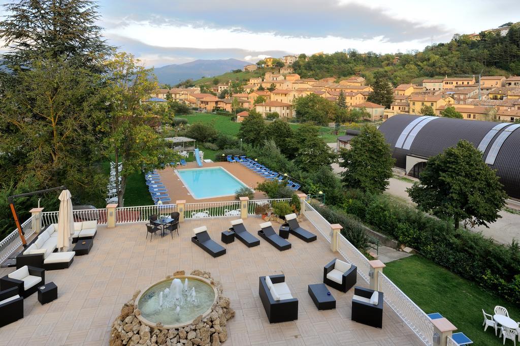 Hotel Benessere Villa Fiorita Colfiorito Exterior foto
